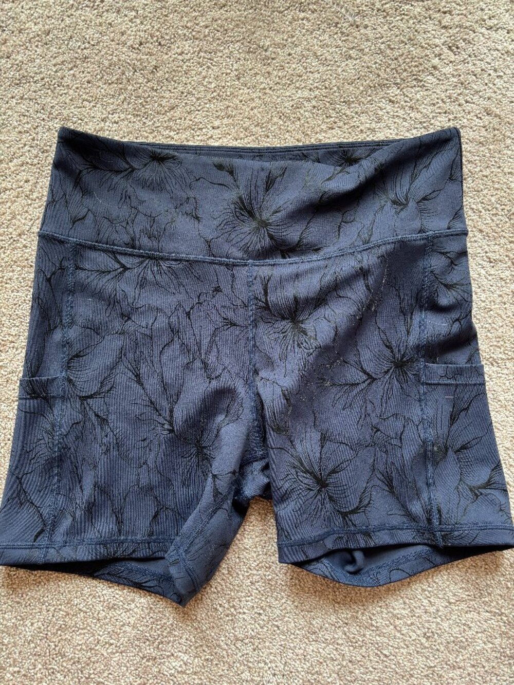 Zyia Navy Peony Pocket Light n Tight Hustle Shorts NWOT